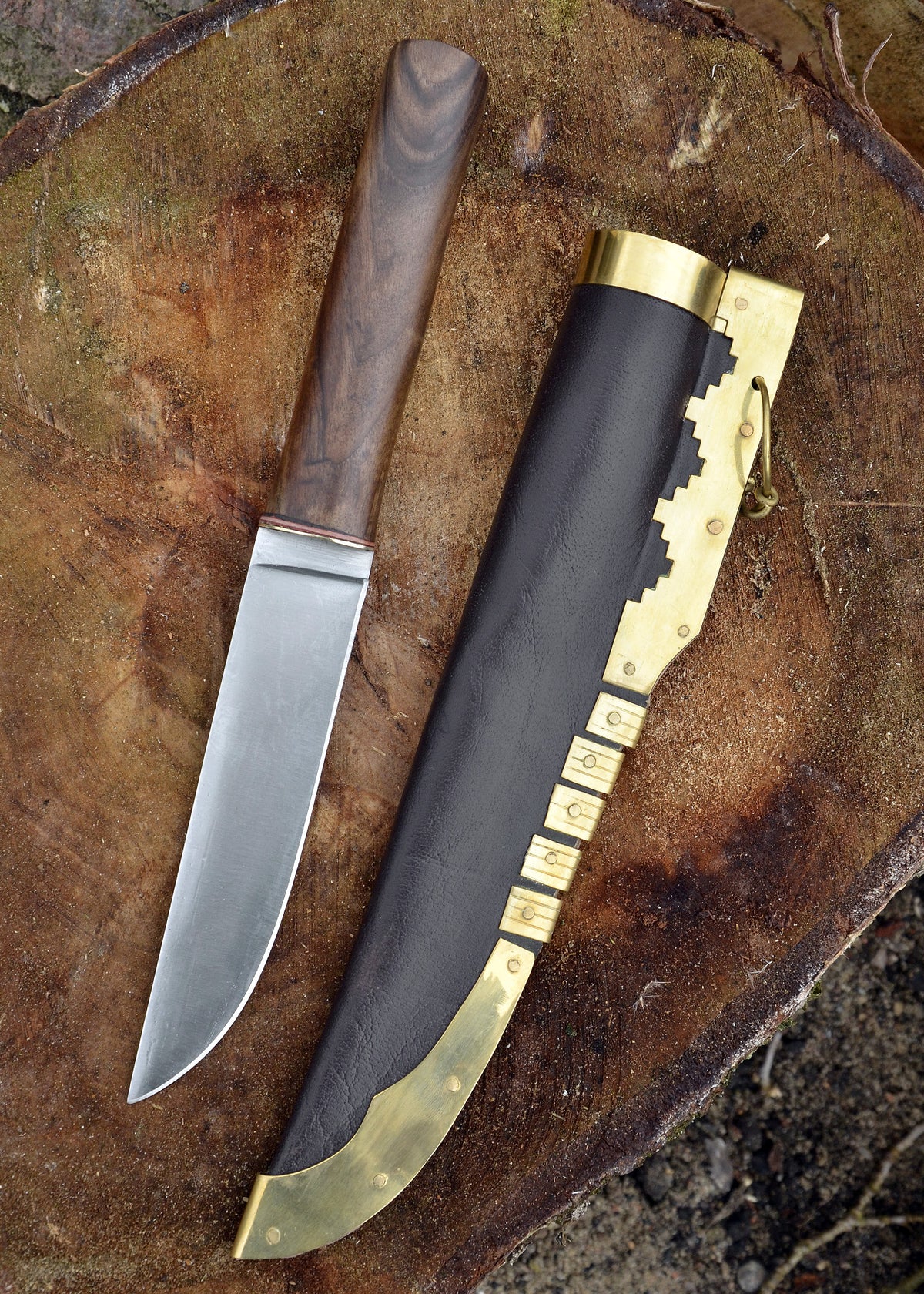 Sax viking type 1 de 28 cm avec manche en noyer et fourreau en cuir