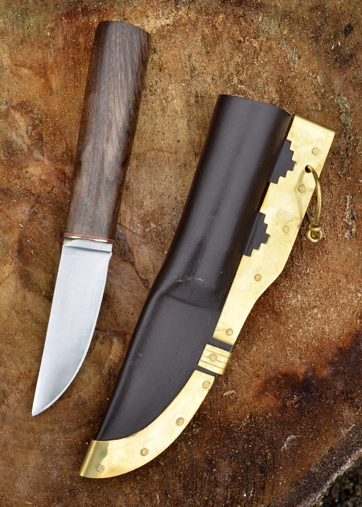Couteau viking de 19 cm avec manche en noyer et fourreau en cuir
