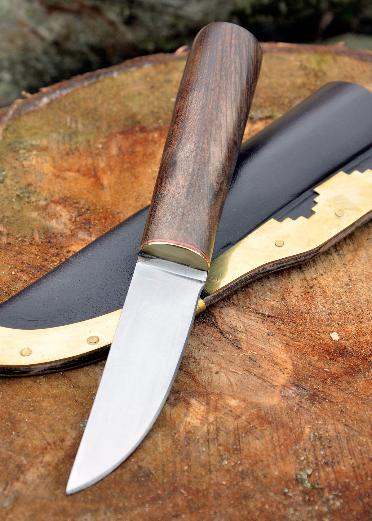 Couteau viking de 19 cm avec manche en noyer et fourreau en cuir