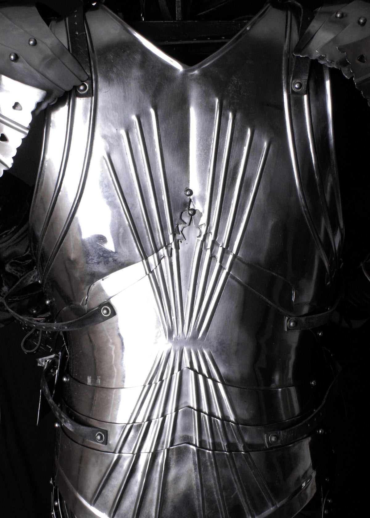 Armure de chevalier gothique complète en acier, fin XVe siècle