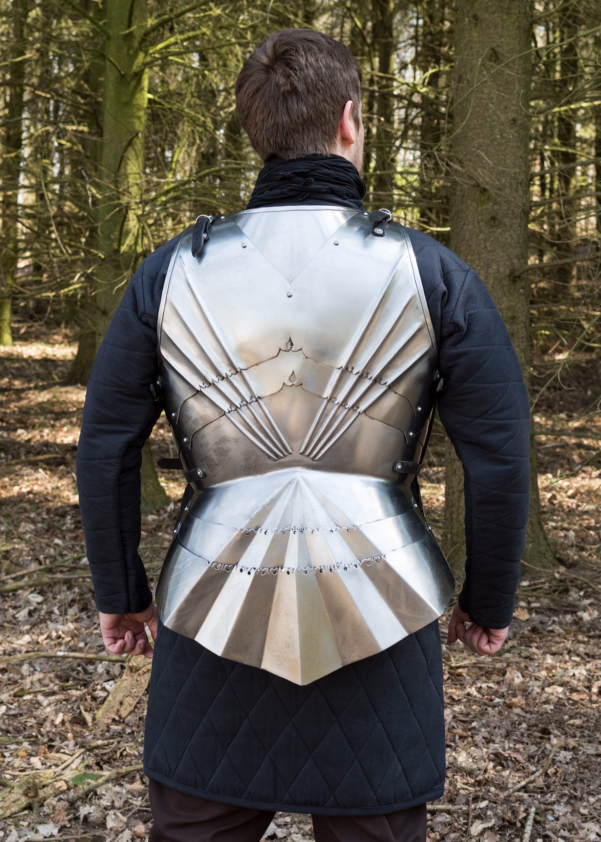 Cuirasse gothique avec tassettes en acier