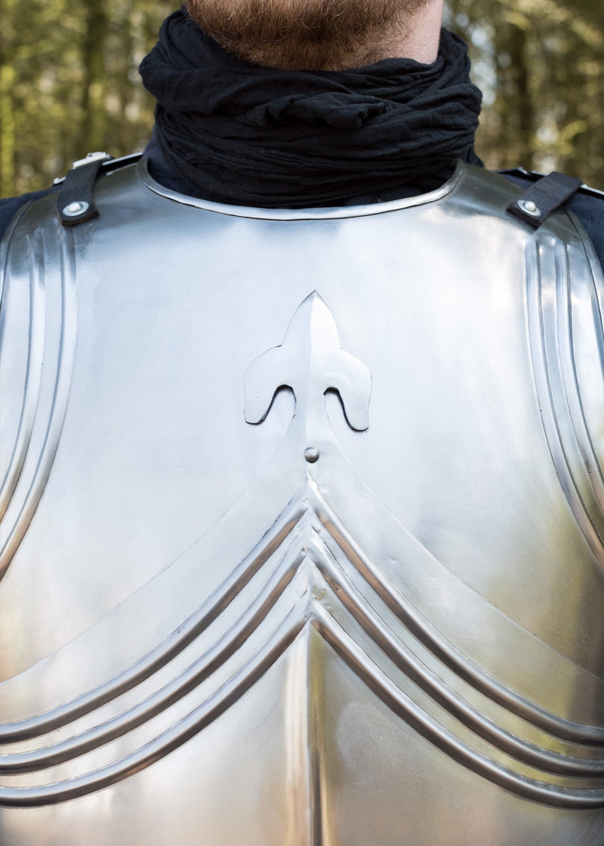 Cuirasse gothique avec tassettes en acier