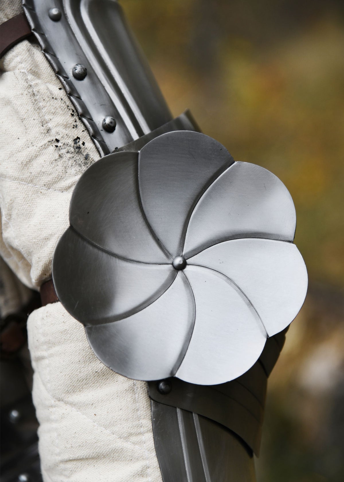 Bras d'armure gothiques en acier, la paire