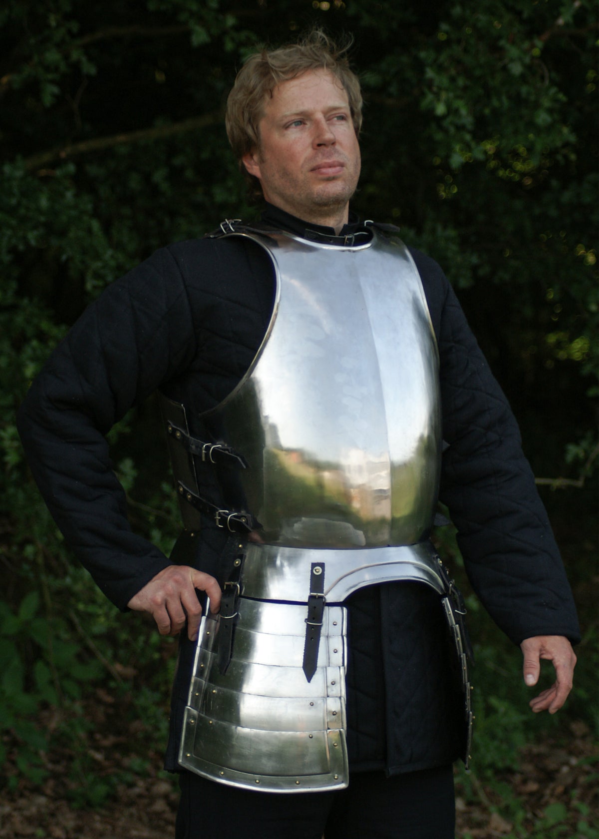Cuirasse avec tassettes du XVIe siècle en acier