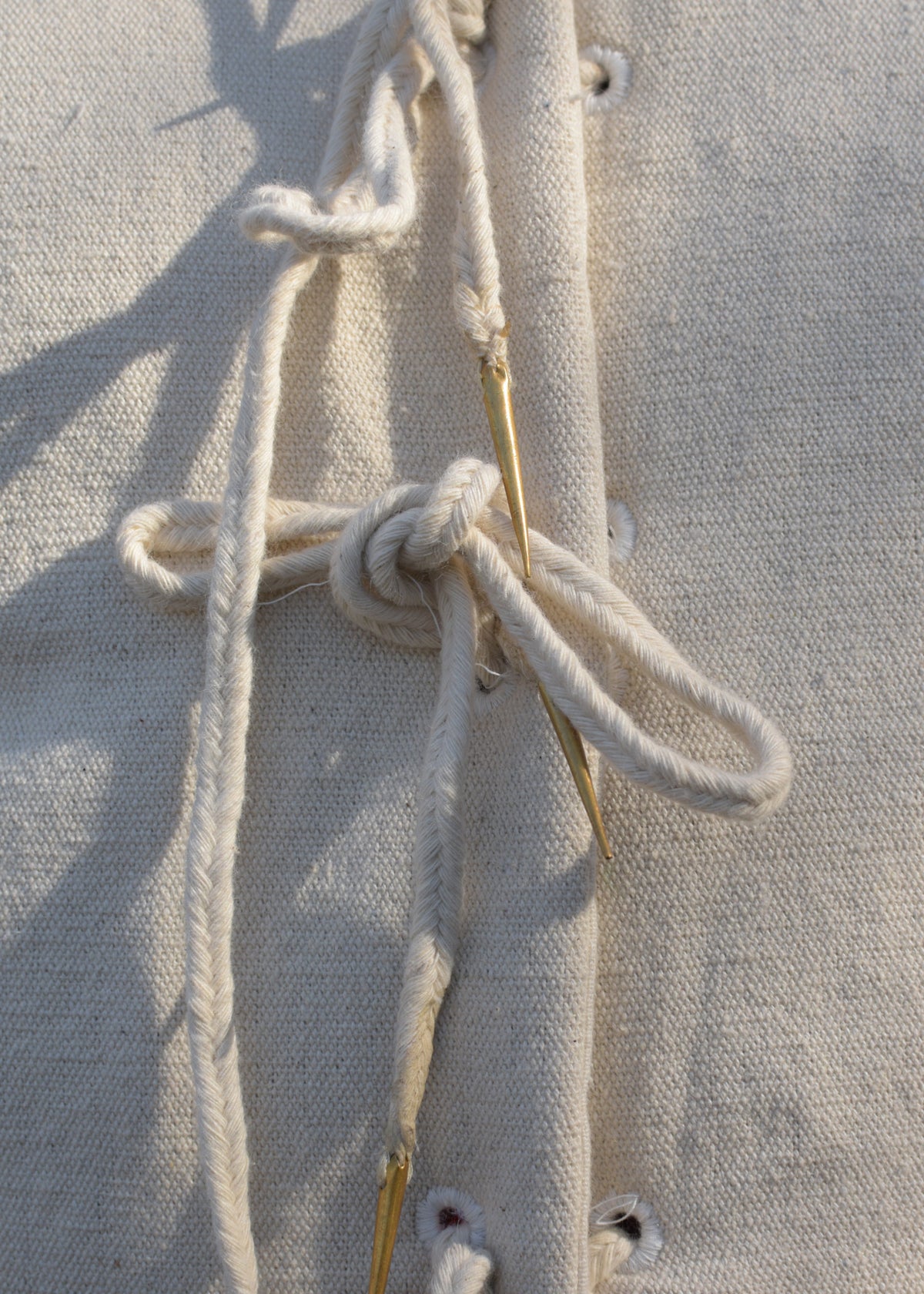 Veste d'armure rembourrée médiévale à aiguillettes