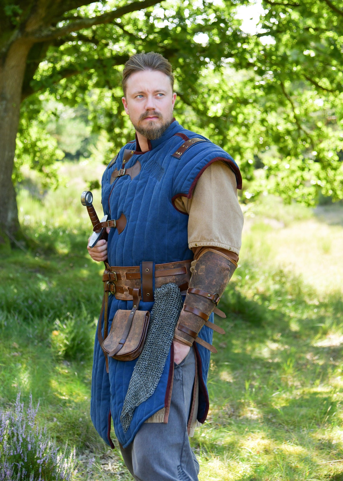 Gambison médiéval Vari aspect usé, bleu et marron