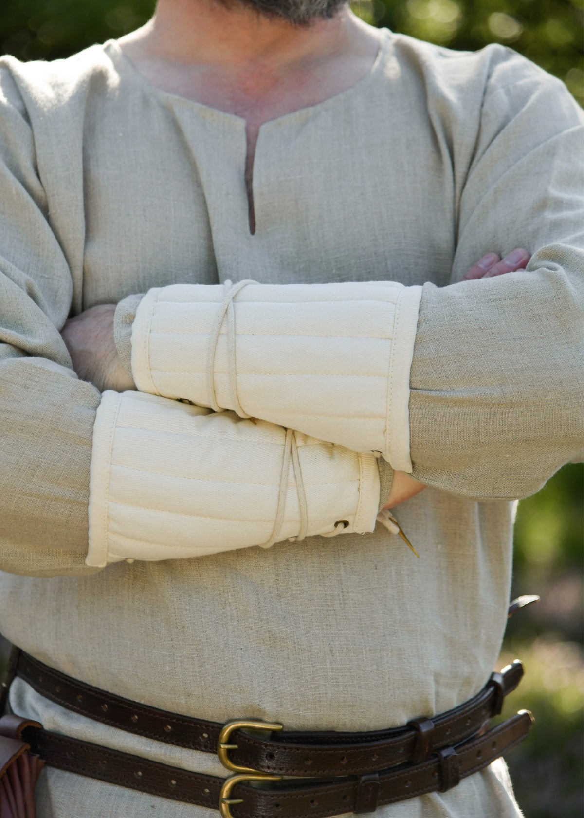 Protège-bras rembourrés médiévaux à lacets en coton