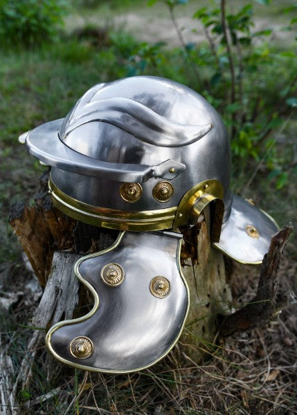 Attischer Helm aus Messing mit Haarbusch, ca. 300 v. Chr.