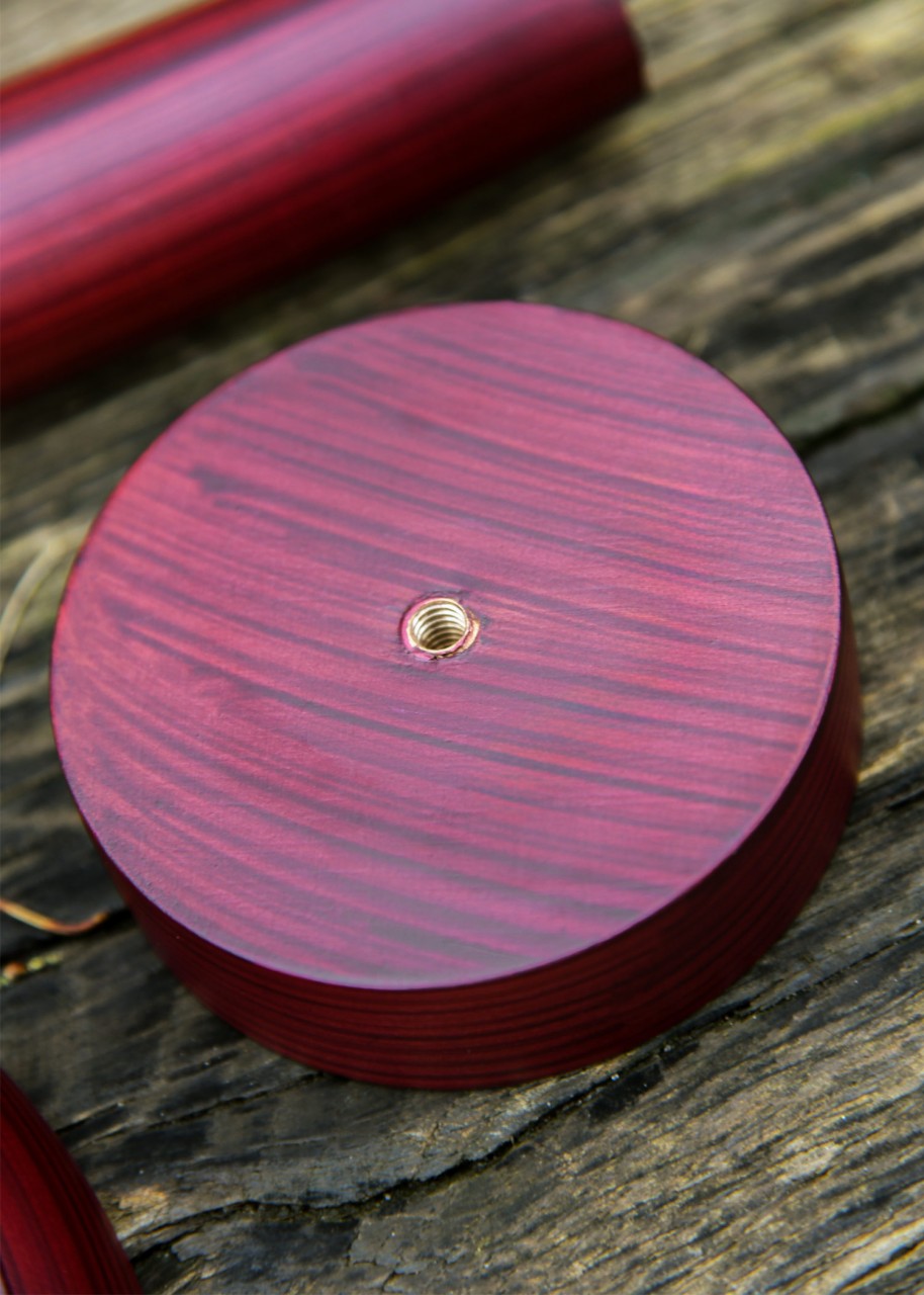 Porte-casque en bois avec socle rond