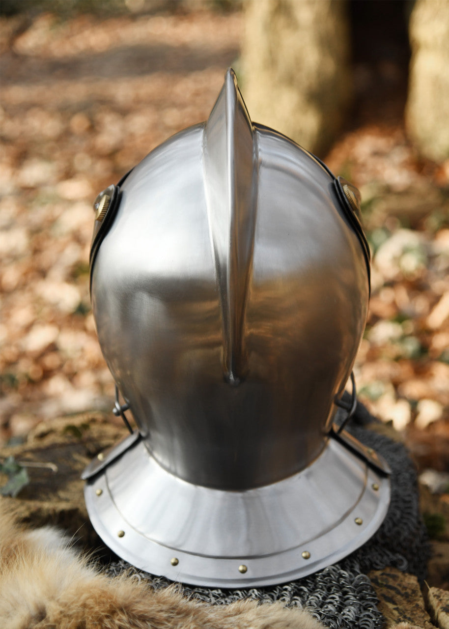 Casque fermé à visière rabattable vers 1520