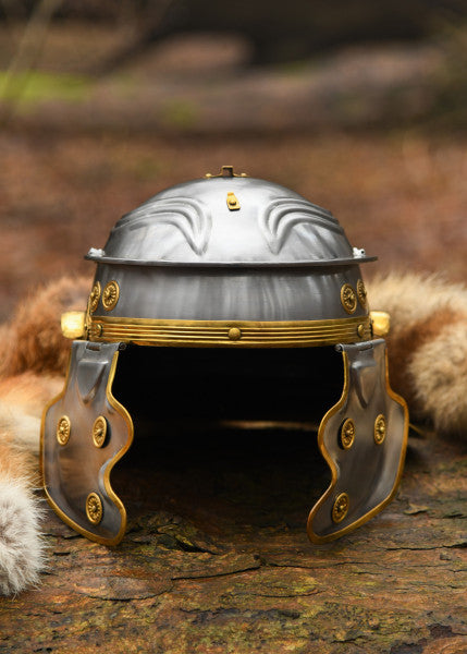 Attischer Helm aus Messing mit Haarbusch, ca. 300 v. Chr.