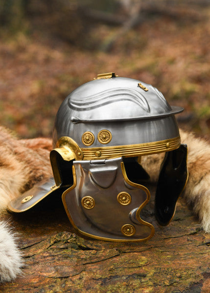 Attischer Helm aus Messing mit Haarbusch, ca. 300 v. Chr.