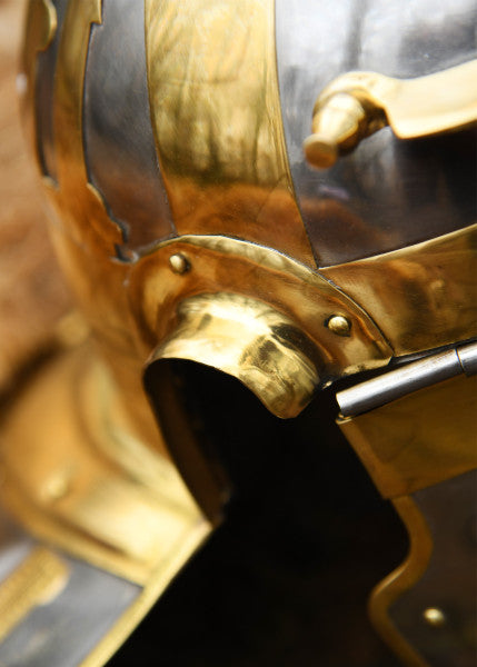 Attischer Helm aus Messing mit Haarbusch, ca. 300 v. Chr.