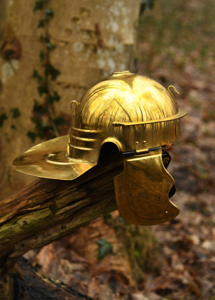 Attischer Helm aus Messing mit Haarbusch, ca. 300 v. Chr.