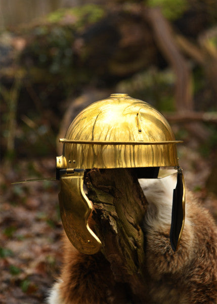 Attischer Helm aus Messing mit Haarbusch, ca. 300 v. Chr.