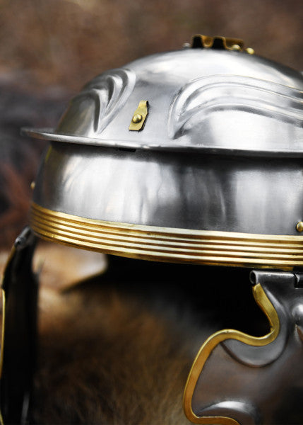 Attischer Helm aus Messing mit Haarbusch, ca. 300 v. Chr.