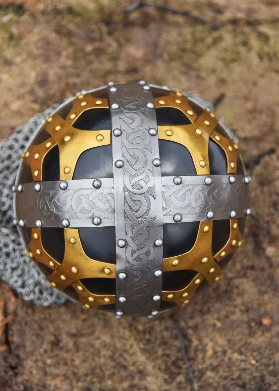 Casque viking à lunettes avec camail et ferrures en laiton