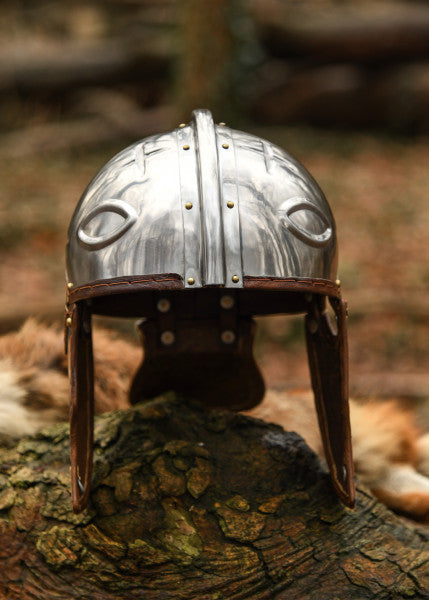 Attischer Helm aus Messing mit Haarbusch, ca. 300 v. Chr.