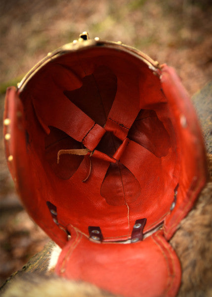 Attischer Helm aus Messing mit Haarbusch, ca. 300 v. Chr.