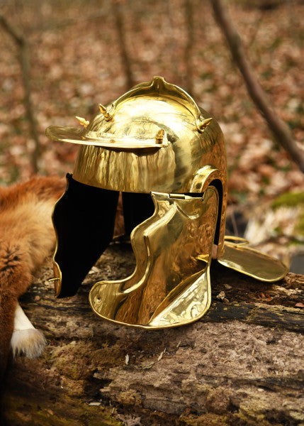 Elmo Attico in Ottone con Cimiero Crinito, circa 300 a.C.