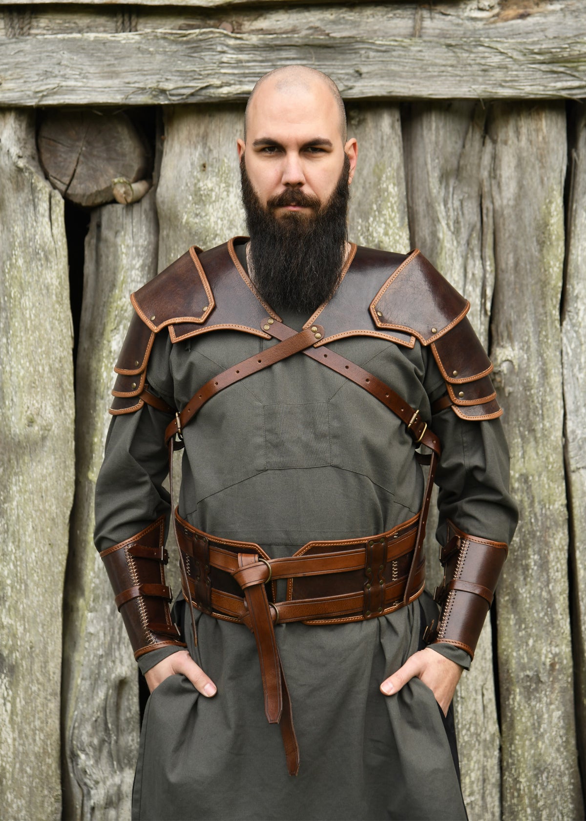 Épaulière en cuir Arnulf brune