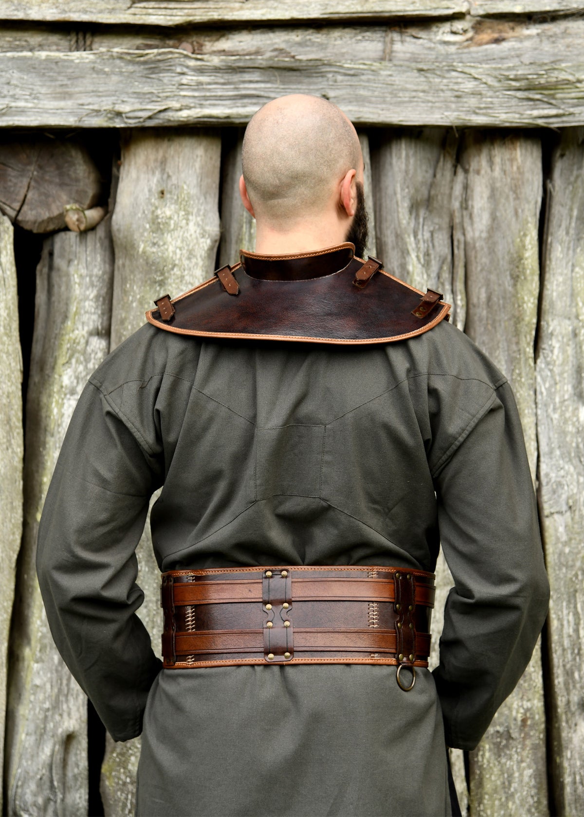 Gorgerin en cuir brun Arnulf