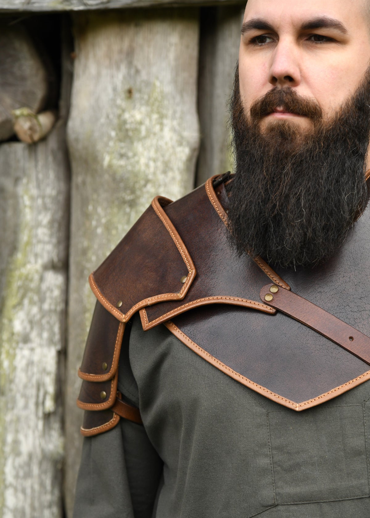 Gorgerin en cuir brun Arnulf