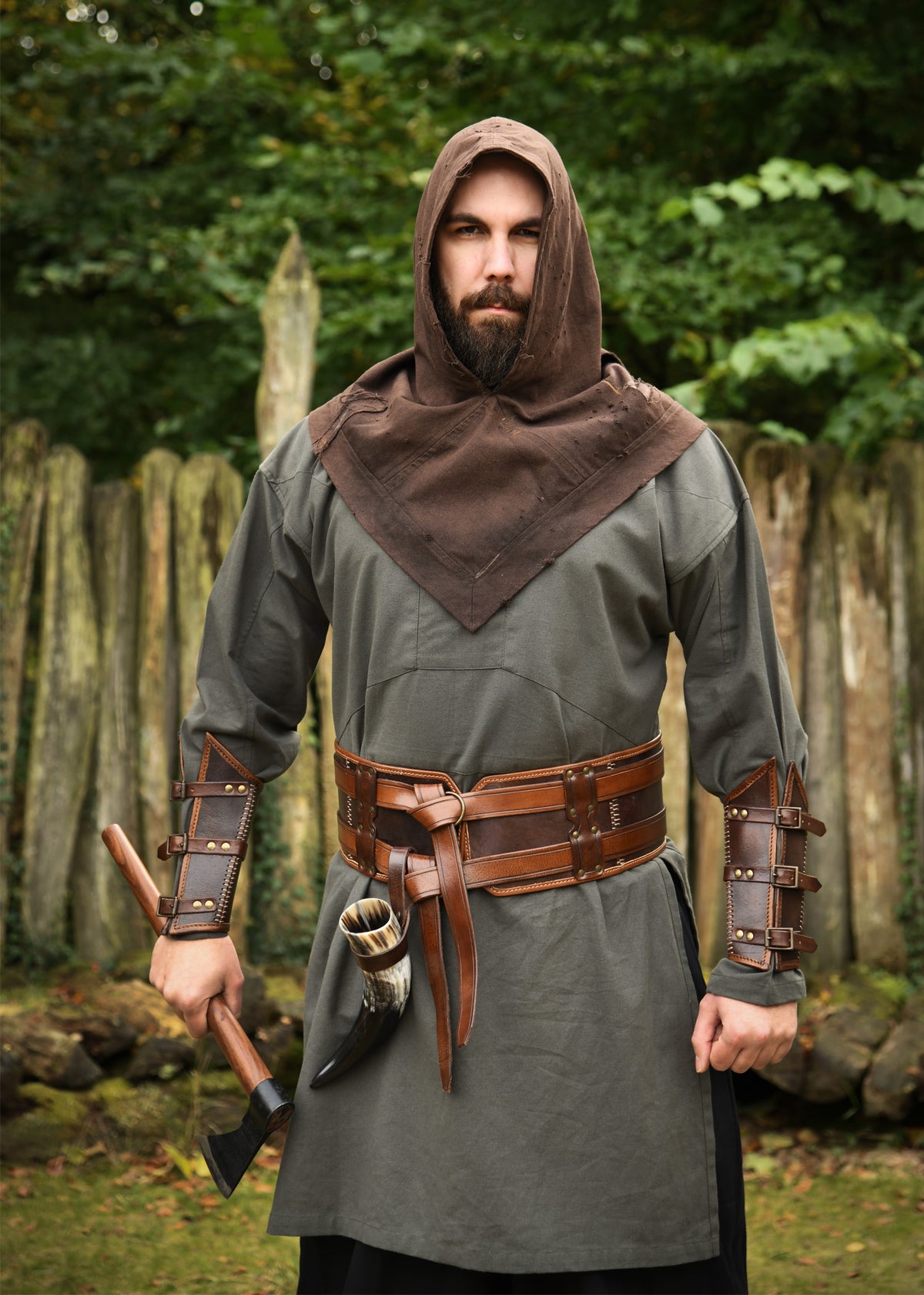 Brassards en cuir brun à boucles Arnulf