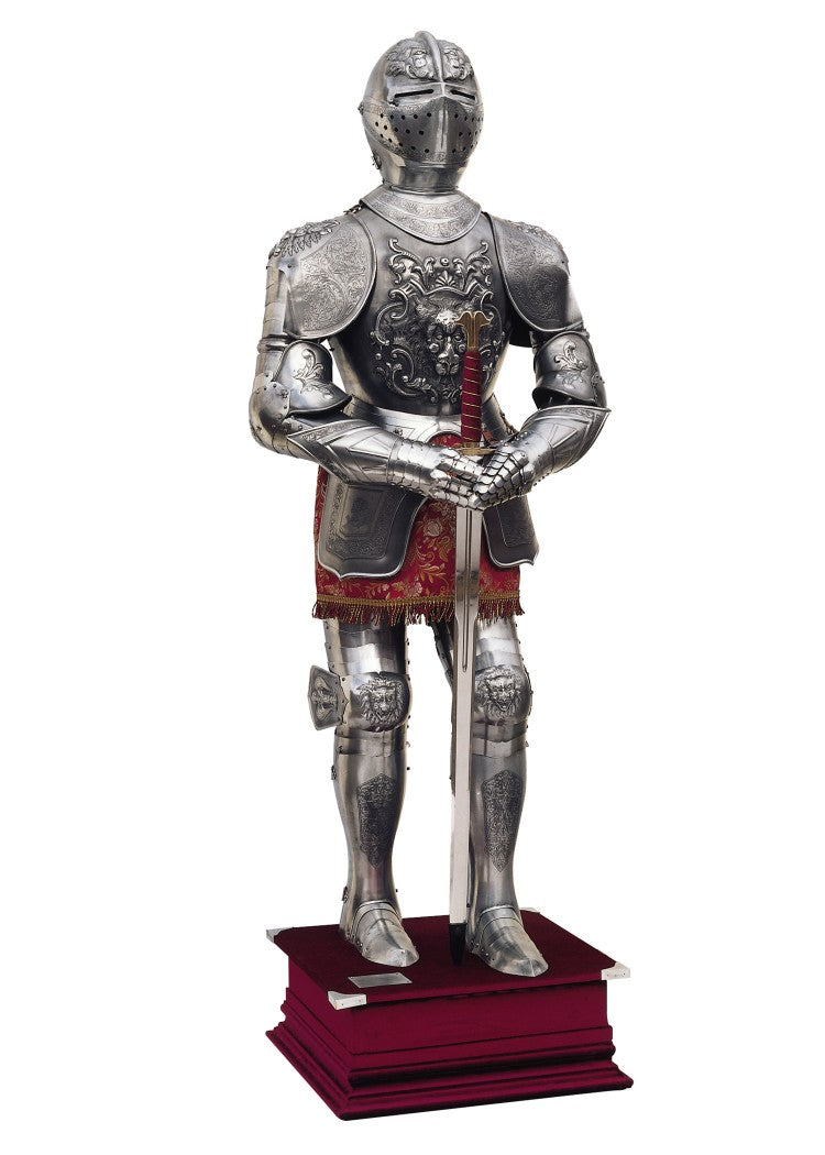 Armure de Charles Quint ciselée Marto en taille réelle sur socle en bois