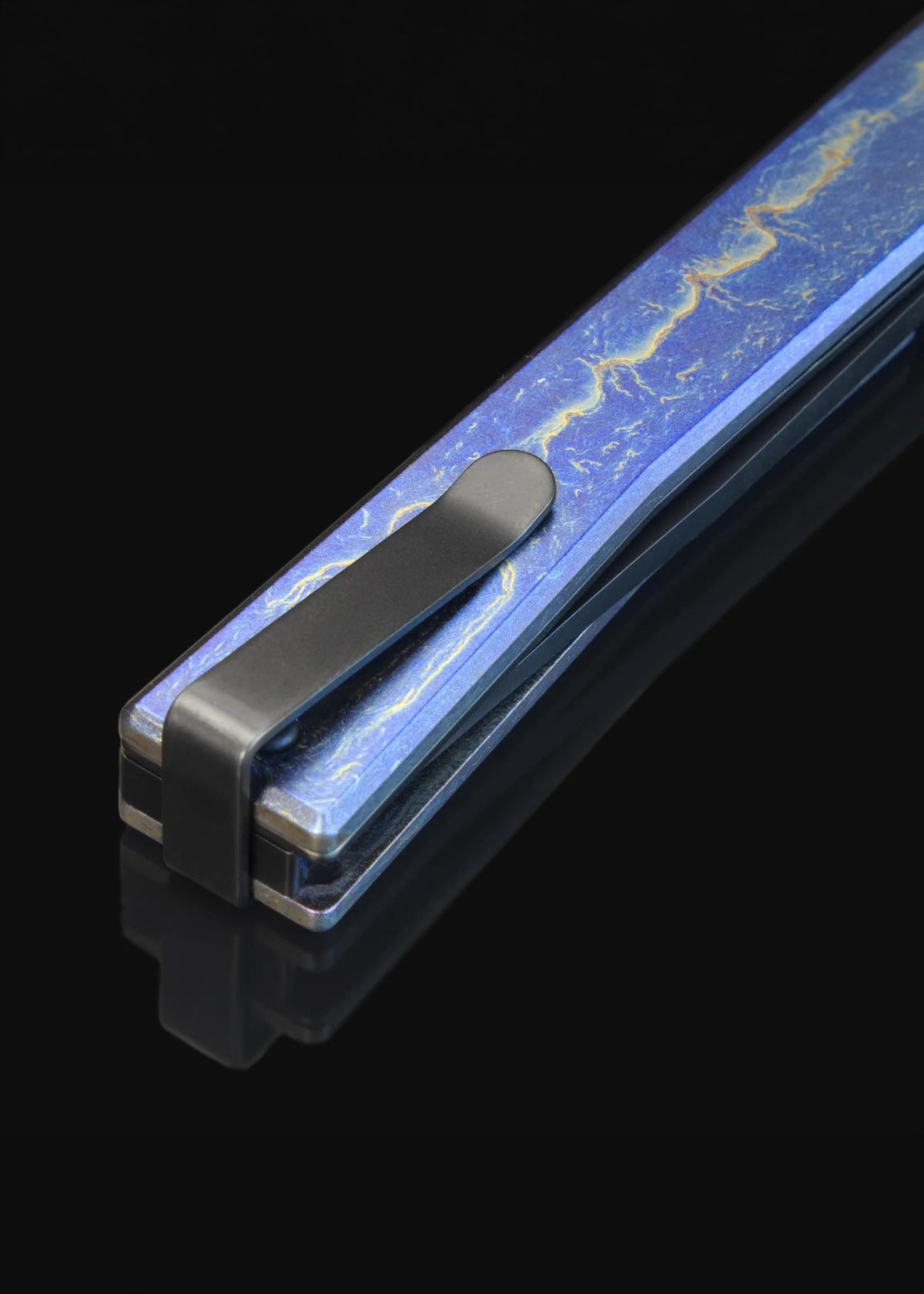 Couteau pliant Ocaso Solstice titane anodisé noir