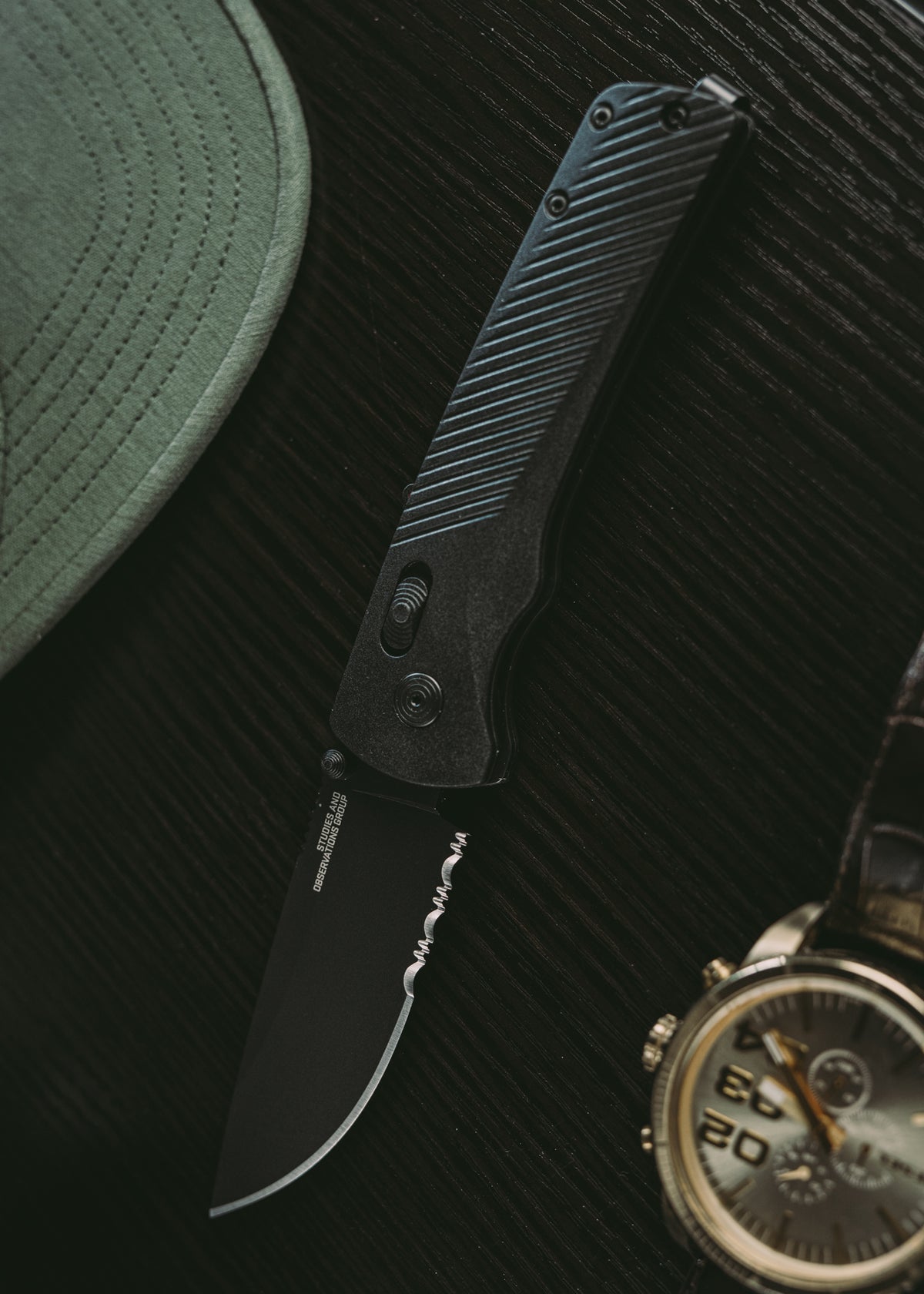 Couteau pliant SOG Flash AT Blackout, lame D2 noire mi-dentelée