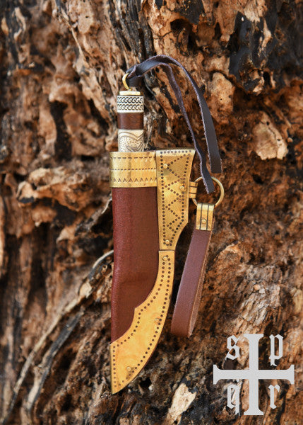 Petit couteau viking, acier au carbone, manche bois/os avec motif Torslunda