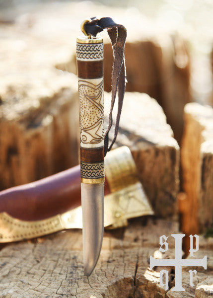 Petit couteau viking, acier au carbone, manche bois/os avec motif Torslunda