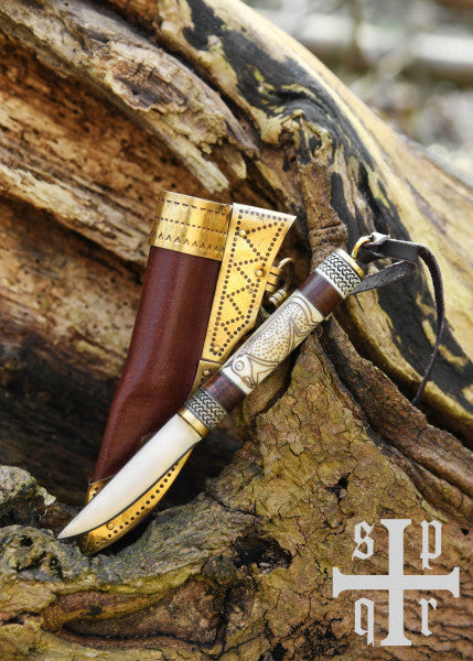 Petit couteau viking, acier au carbone, manche bois/os avec motif Torslunda