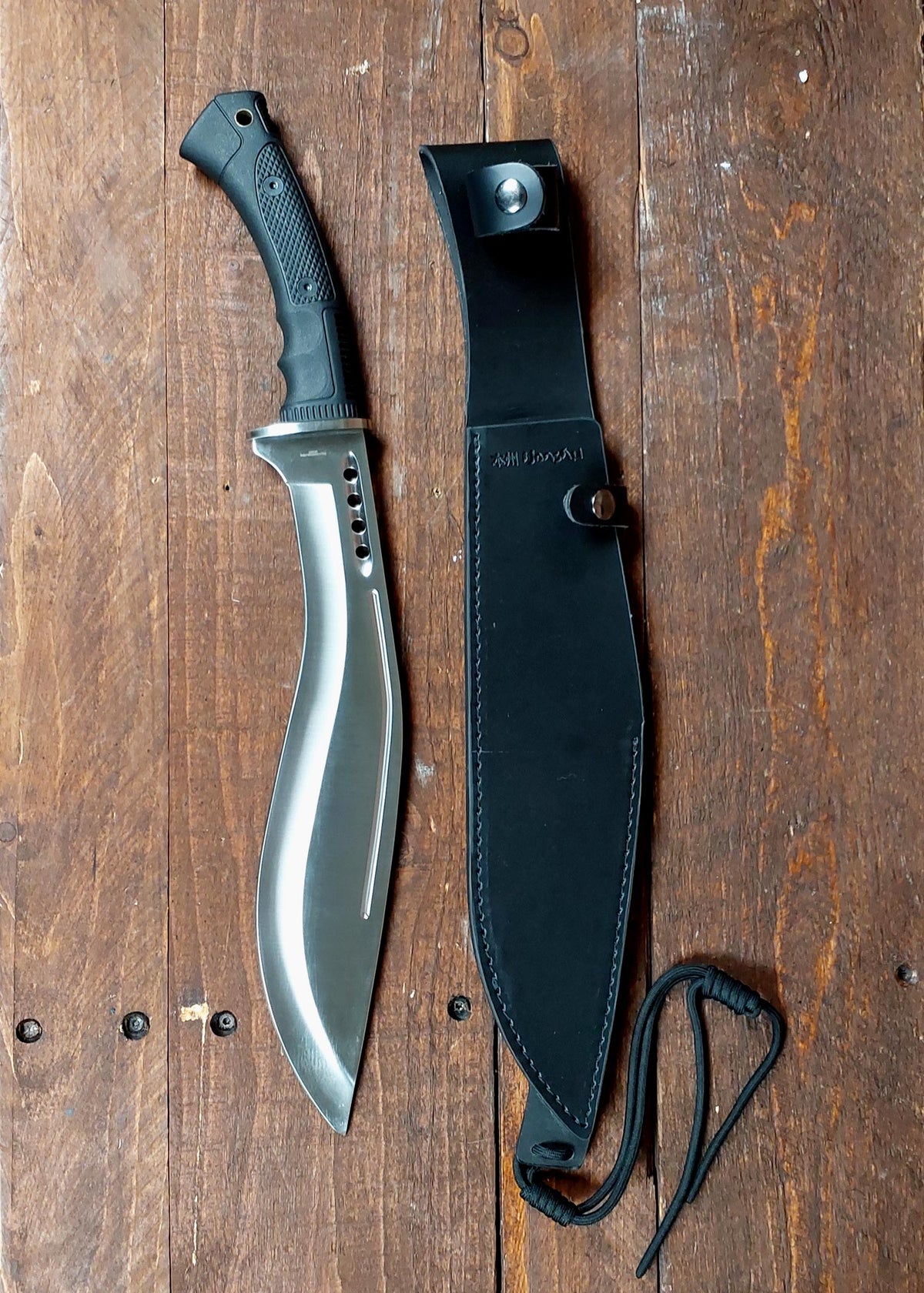 Kukri Honshu Boshin avec légers défauts