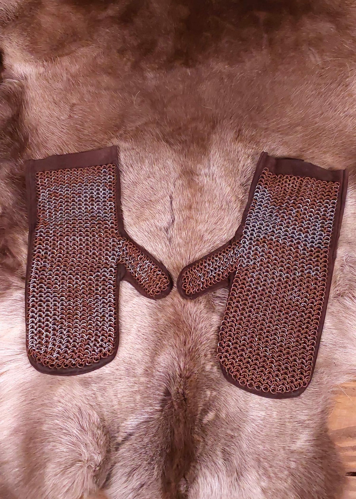 Moufles de mailles ULFBERTH déclassées avec traces de corrosion
