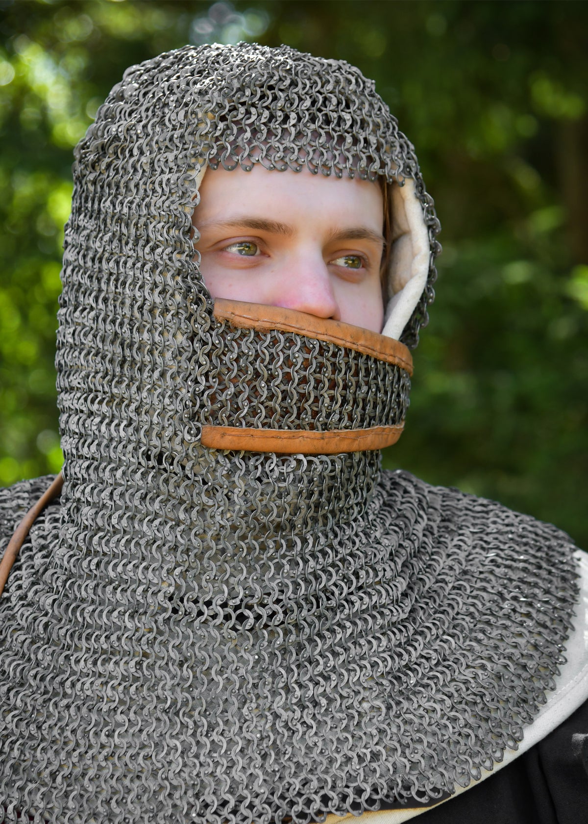 Coiffe de mailles rivetées avec ventail triangulaire