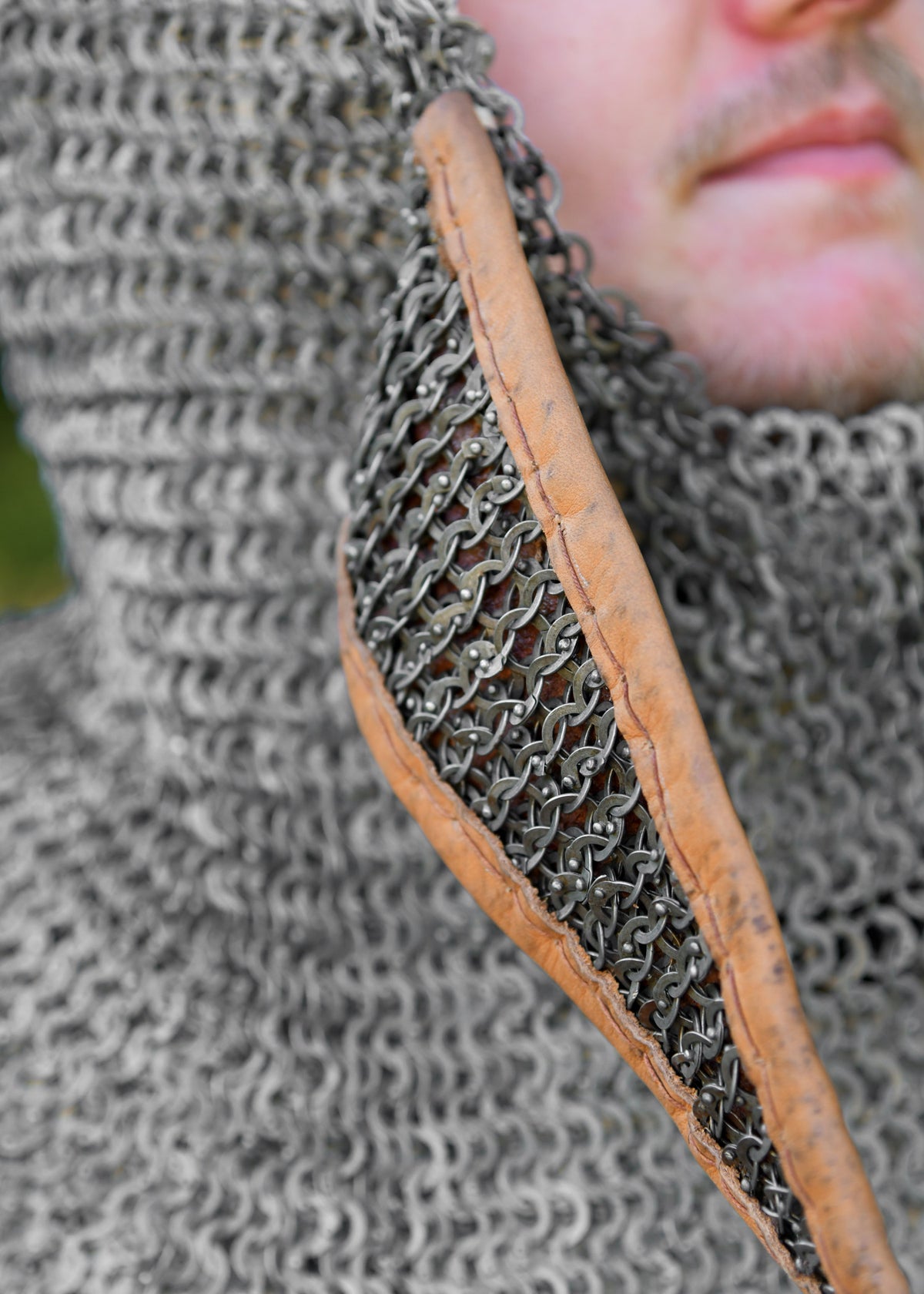 Coiffe de mailles rivetées avec ventail triangulaire