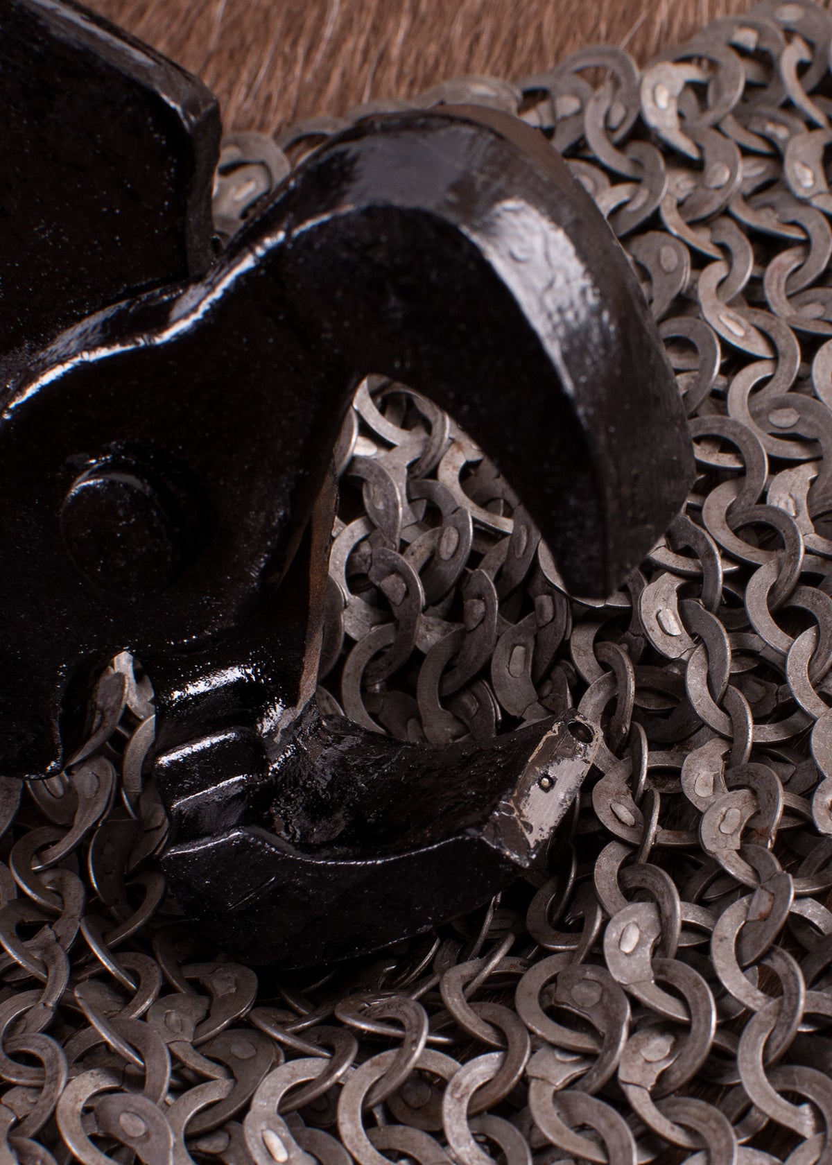 Pince à riveter pour rivets en coin de cotte de mailles