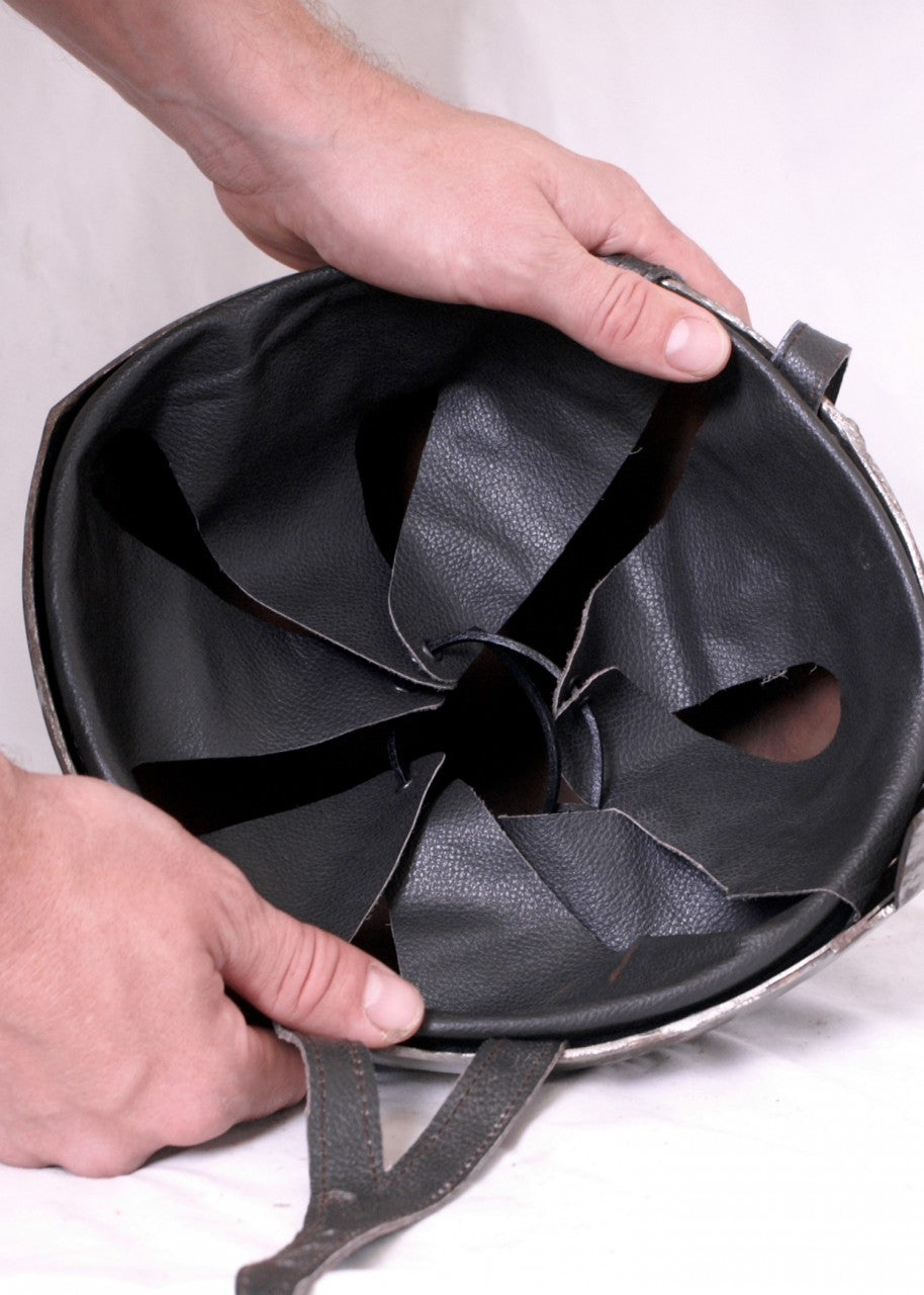 Insert de casque en cuir avec jugulaire