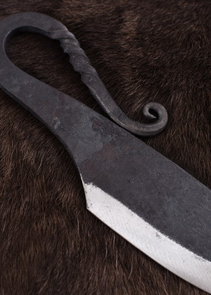 Couteau du Haut Moyen Âge avec étui en cuir