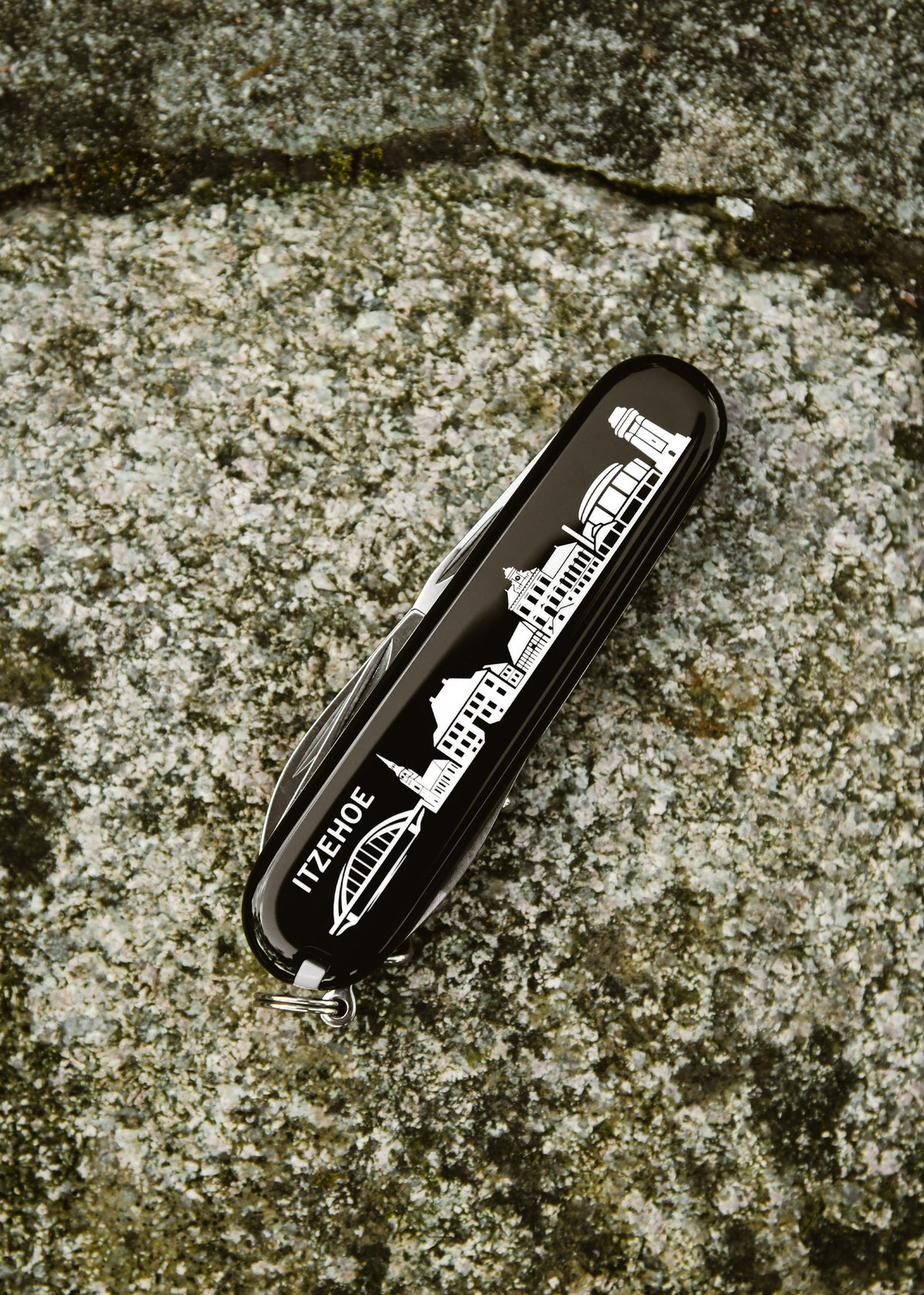Couteau suisse Victorinox Spartan noir, édition Itzehoe