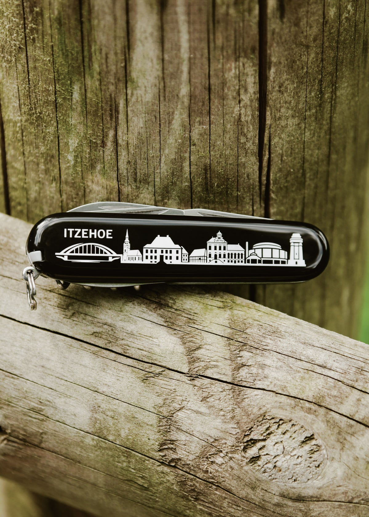 Couteau suisse Victorinox Spartan noir, édition Itzehoe