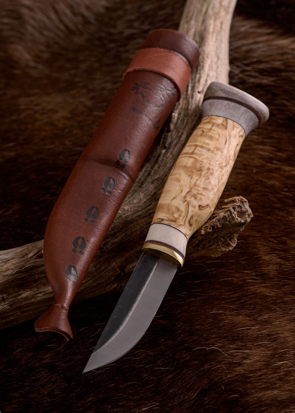 Couteau à sculpter lapon Wood Jewel 23V, manche en bouleau madré